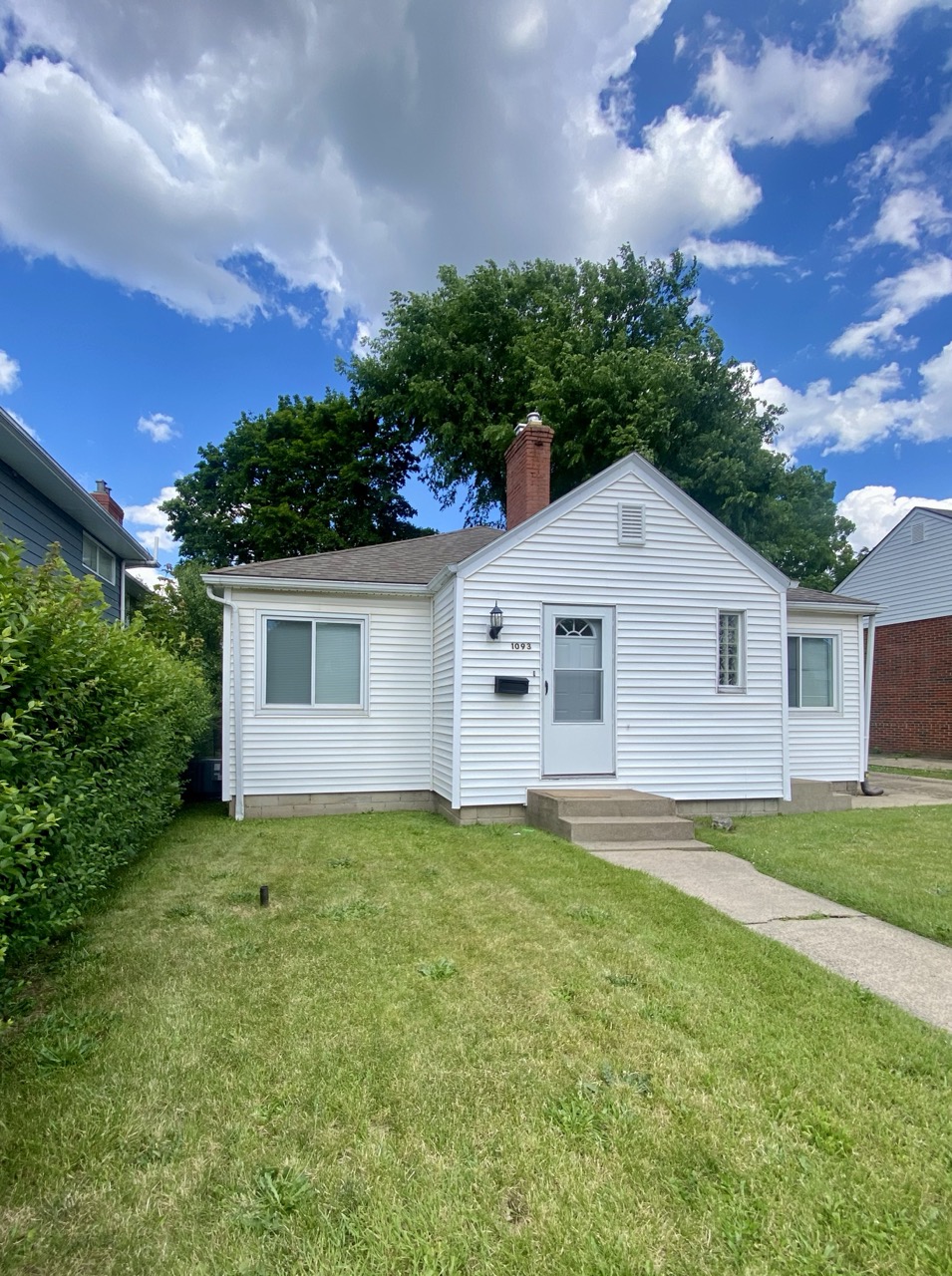 1093 N Main St.
