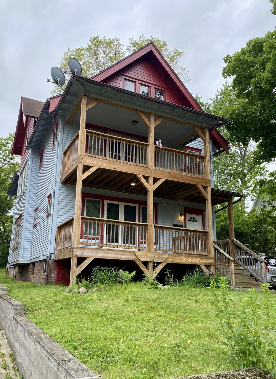 400 Cloverdale Avenue - Up