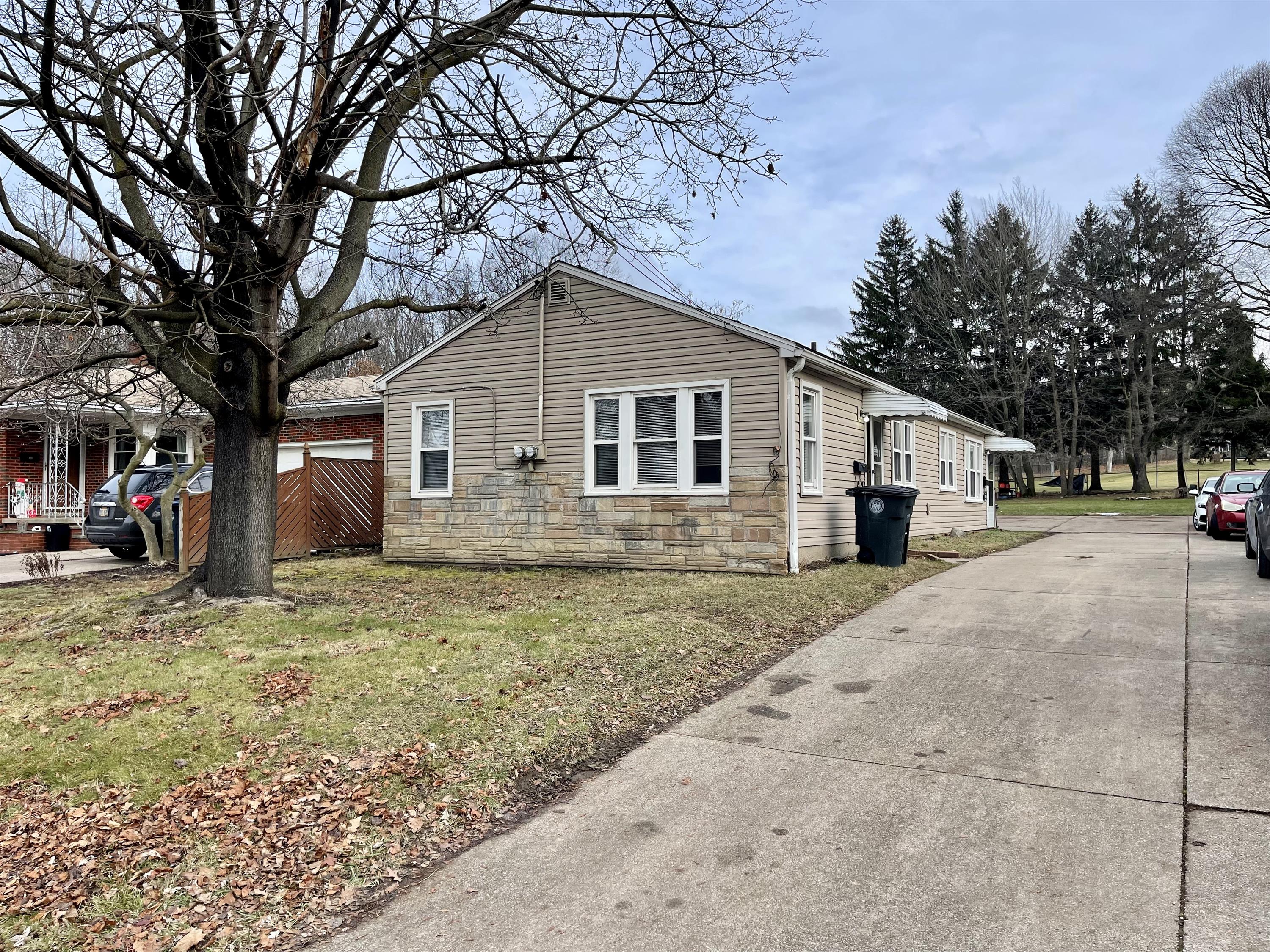1589-1595 Breiding Rd.