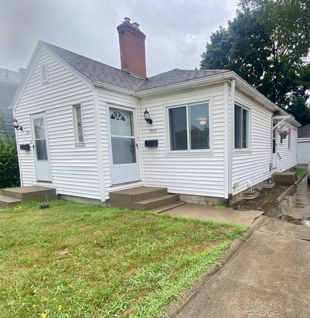 1091 N Main St.
