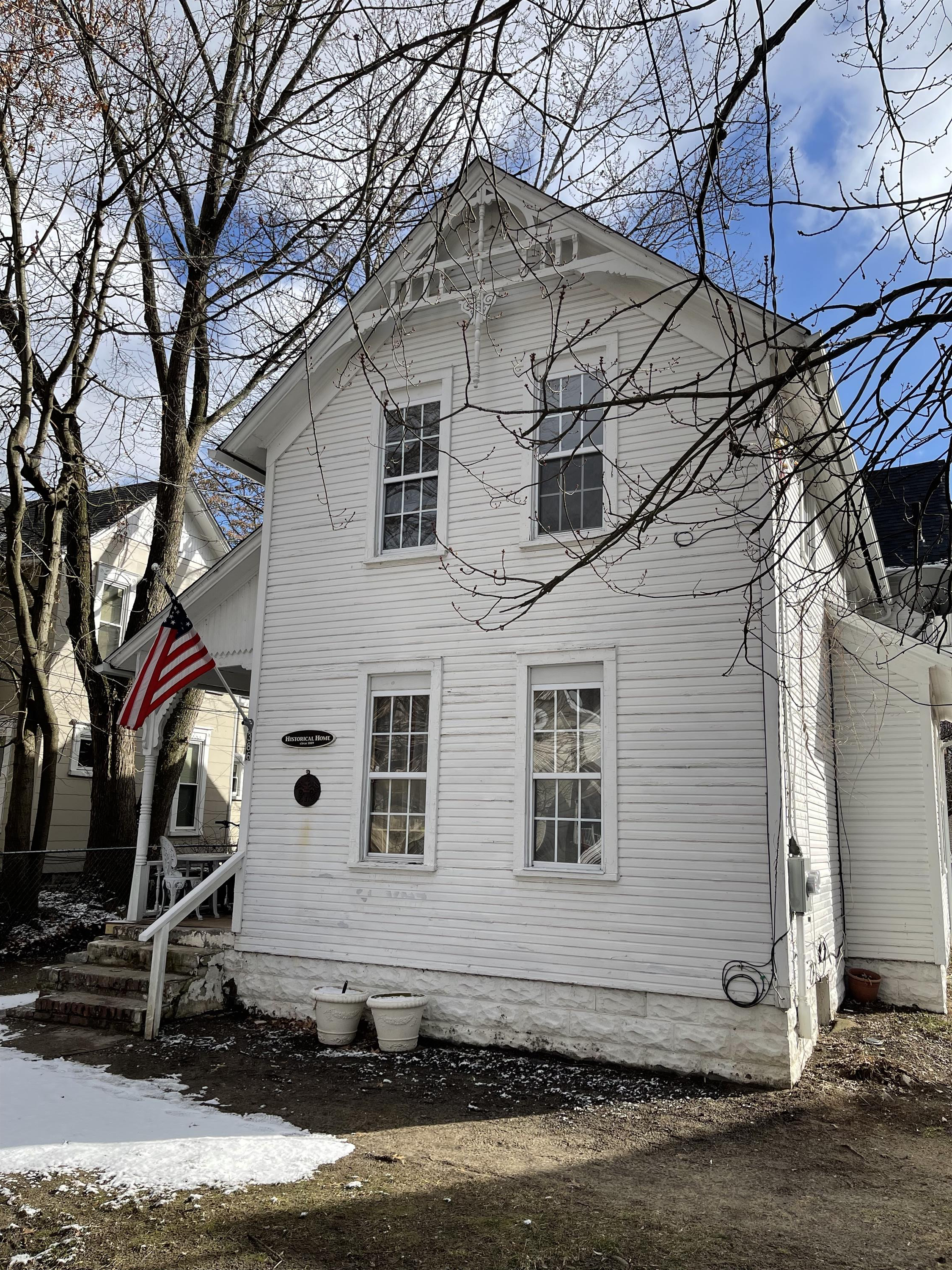 Property main image